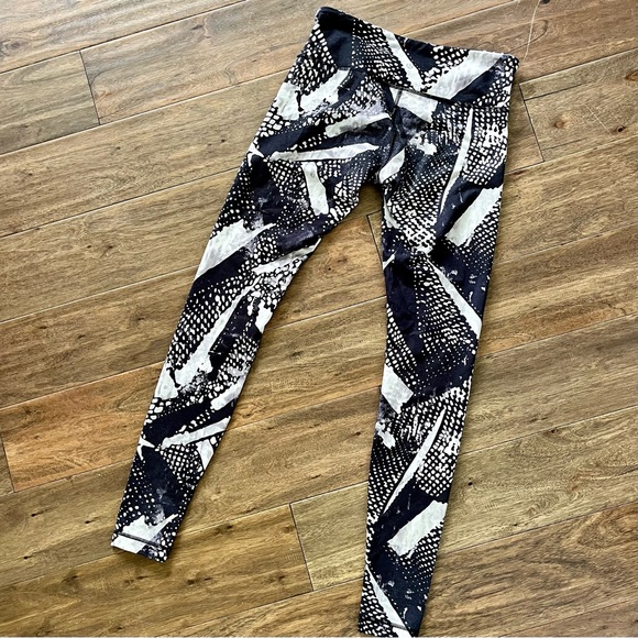 Lululemon Wunder Under Crop III Static Mist - Picture 4 of 7